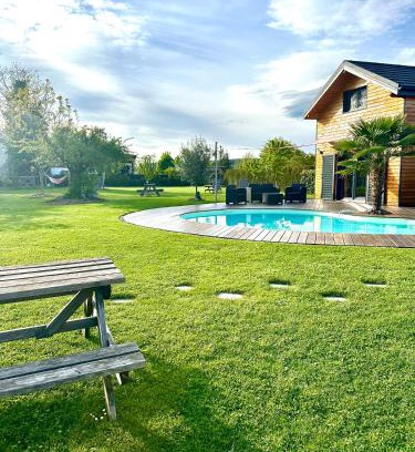 Flaxlanden House | Chez Seb et Lilou - Chalet - piscine partagée - parking - proche Mulhouse