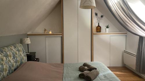 Ecouen House | Family-Friendly Retreat at Chez Suzanne: Book Your Getaway
