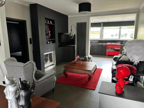 Liege House | Experience Oceanfront Bliss at Chez Tangs - 10/10 Rated!