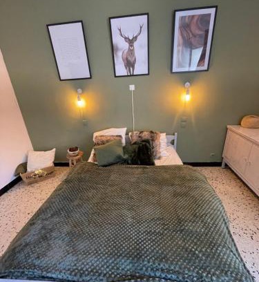 Fraisse-des-Corbieres Bed & Breakfast | Cozy Getaway at Chez Tatie Ménie with Breakfast Included