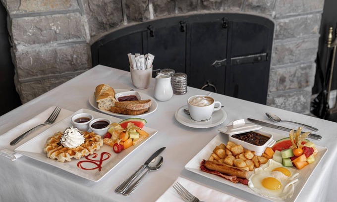 Pointe-au-Pic Hotel | Discover Chez Truchon: Family-Friendly & Highly Rated Stay