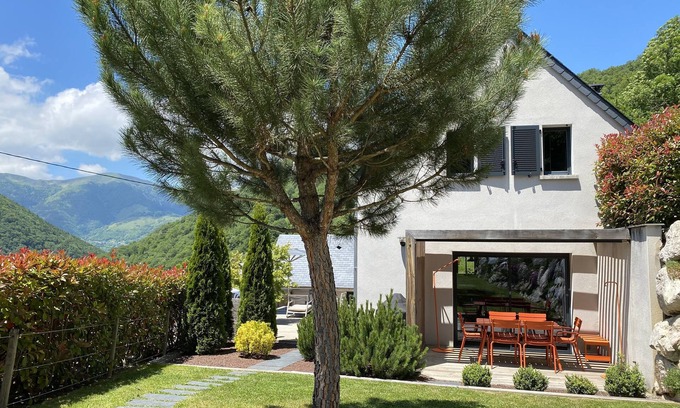 Cazaux-Debat House | Top-Rated House with Spa & Lake View Near Loudenvielle