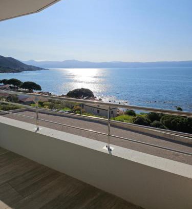 Ajaccio Apartment | Chez Vicky, superbe appartement avec parking privé piscine et vue exceptionnelle