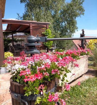 Nothalten Bed & Breakfast | Pet Friendly Retreat at Chez Yolande – Rated 9.4/10