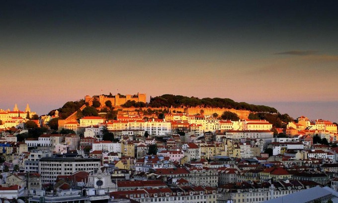 Sacramento Apartment | Charming Chiado Apartment with Castle Views, Rated 9.5/10