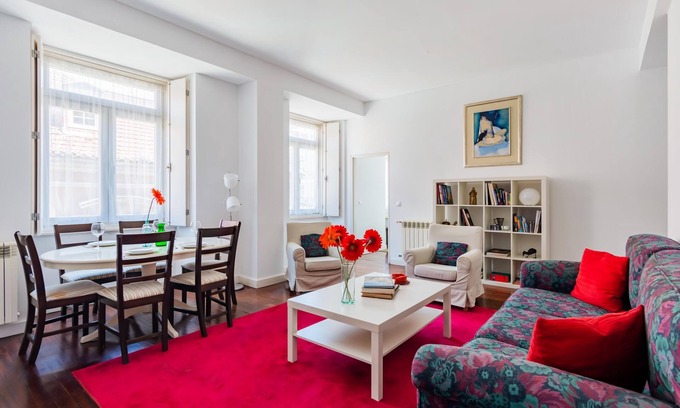 Encarnacao Apartment | Discover Chiado Prime Camões Apartment with Spa & Breakfast