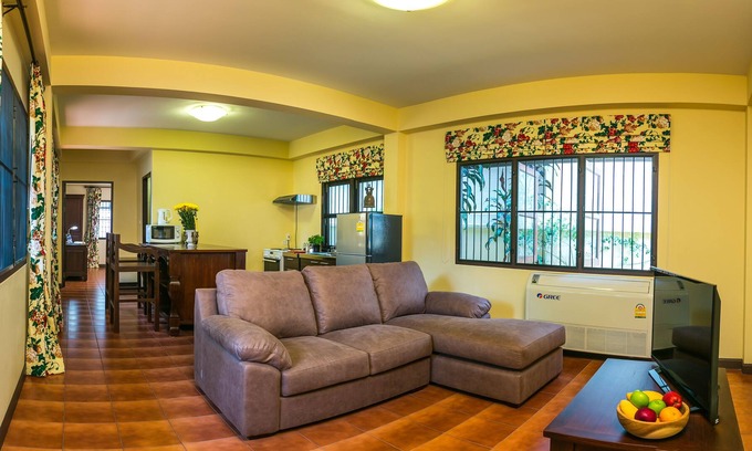 Nong Pa Khrang House | Tranquil Garden View Retreat in Chiang Mai with Pool & Spa