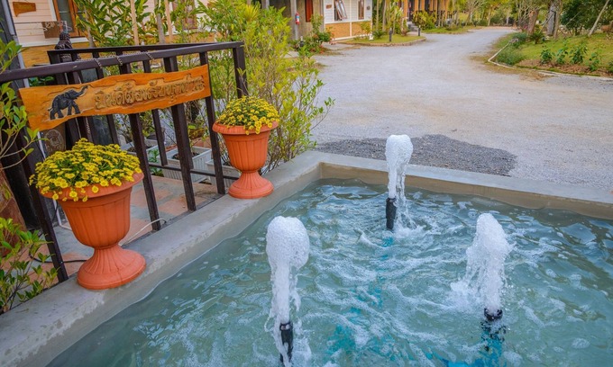 Chiang Rai Hotel | Discover Chiang Rai Khuakrae Resort: Family-Friendly Fun