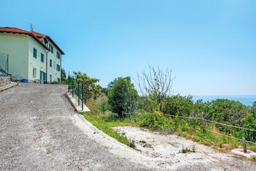 Cogoleto Apartment | Family-Friendly Chiara du Ciapin - Osservatorio Awaits You