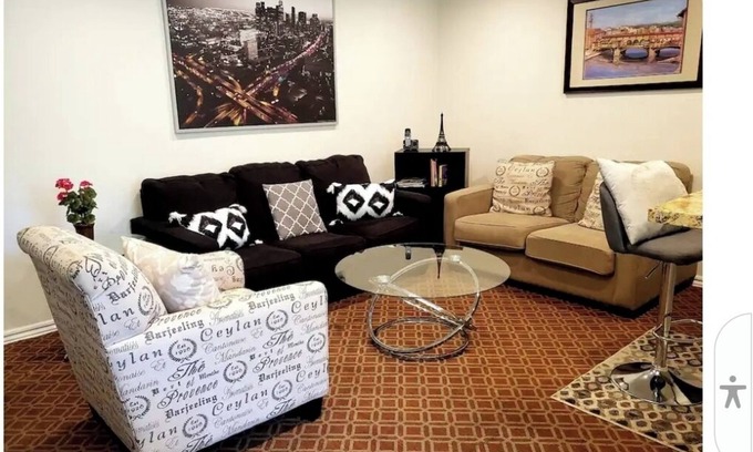 Norma Triangle Apartment | Chic 1-bedroom apartment with AC, WiFi in fabulous West Hollywood
