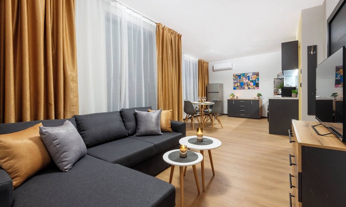 Plovdiv Apartment | Chic 1-bedroom apartment with WiFi and AC in marvelous Plovdiv