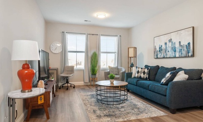 Newark Apartment | Stylish 1 BR Retreat in Prime Location with Free Parking