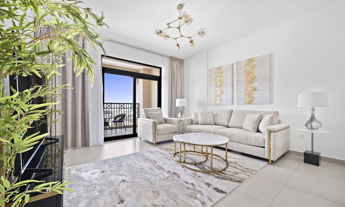 Al Sufouh 1 Apartment | Stylish 1BR Apartment with Pool & Breakfast in Rahaal 2