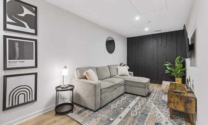 Austell Apartment | Stylish 1BR Oasis: Perfect Getaway near Six Flags