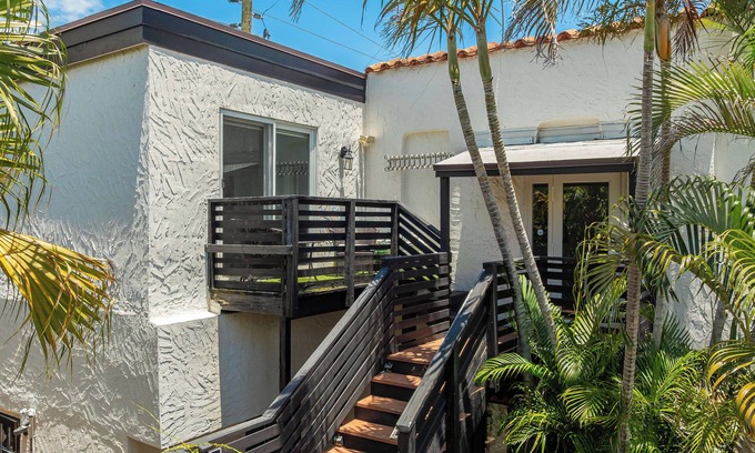 Pineapple Grove Arts District House | Chic 1BR Steps to Atlantic Ave & Beach