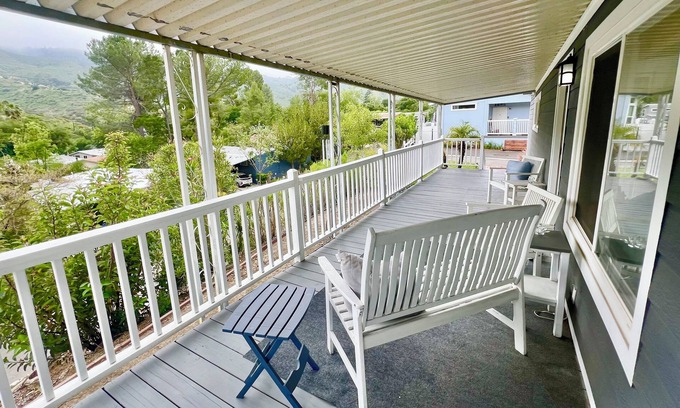 Agoura Hills House | Chic 2-bedroom mobile home with AC in beautiful Agoura Hills