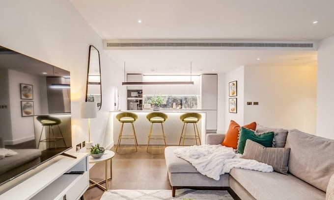 White City Apartment | Modern 2BR Retreat with Breakfast Near Westfield