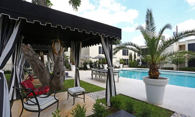 Brentwood Apartment | Stylish 2BR Retreat with Pool, Breakfast & Fast Wifi