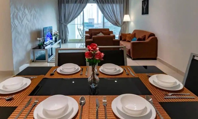 Taman Century Apartment | Stylish 3BR KSL DEsplanade Residence with Free Parking