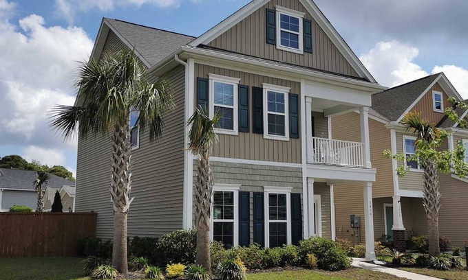 Johns Island House | Pet-Friendly 3BR Home with Pool, near Kiawah & Downtown