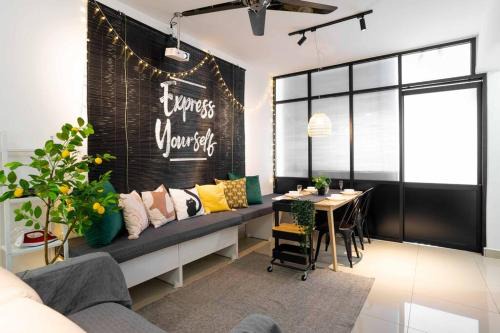 Taman Jubilee Apartment | Discover Pulse Ipoh - Chic Condo with Oceanfront Pool