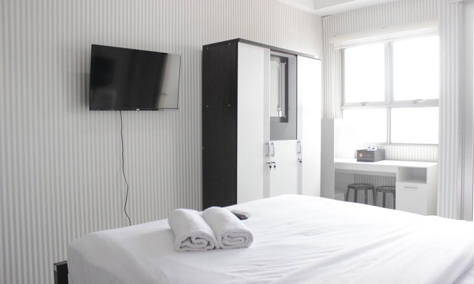 Cibaduyut Apartment | Cozy Studio Room at Mekarwangi Square with Pool Access