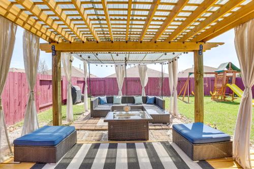 Katy House | Tranquil Katy Retreat with Inviting Community Pool