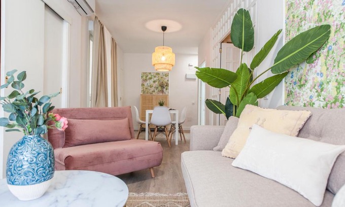Pacifico Apartment | Cozy Retreat Near Retiro Park with Pool & Pet-Friendly Options
