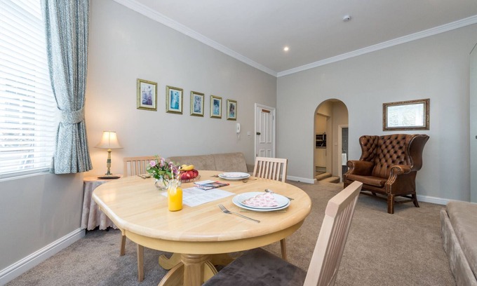 Brondesbury Park Apartment | Chic Apartment: 12 Min to Central London with Kitchen & Breakfast
