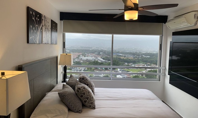 Heredia Apartment | Elegant Apartment with Breathtaking Views Near Downtown