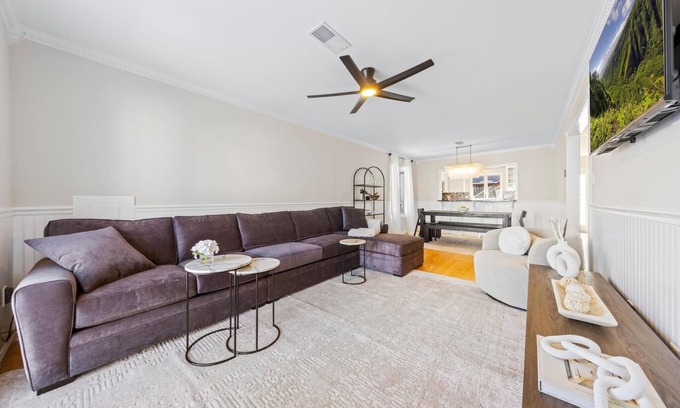 Sea Bright House | Stylish Beach House Retreat in Downtown Sea Bright!