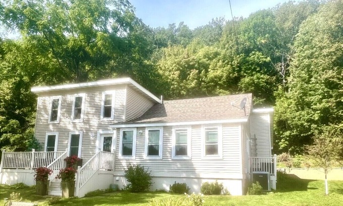 Taylors Falls House | Charming Remodeled Retreat with Hot Tub and Firepit