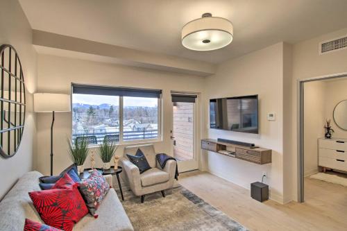 Bozeman Apartment | Stylish Bozeman Apartment - Steps from West Main St!