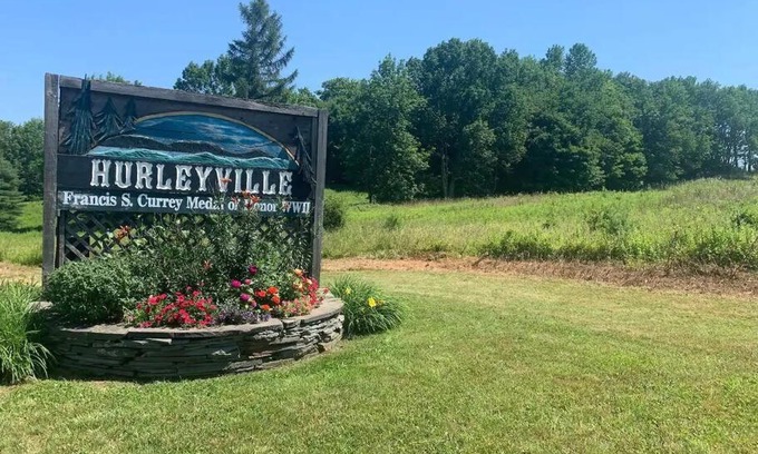 Hurleyville Apartment | Pet-Friendly Chic Catskills Getaway Bungalow Retreat