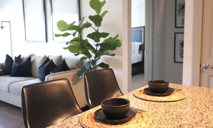 East Point Apartment | Stylish & Cozy Apartment with Free WiFi and Parking