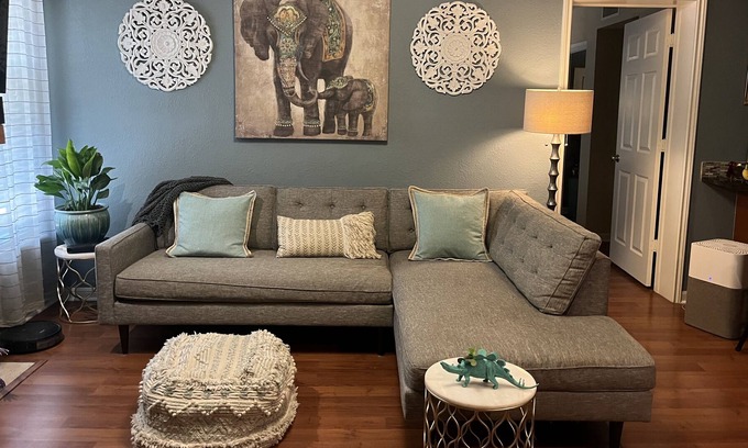 Allandale Condo | Chic & Cozy Condo: Top-Floor/2BR/2BA in Central Austin Allandale Neighborhood