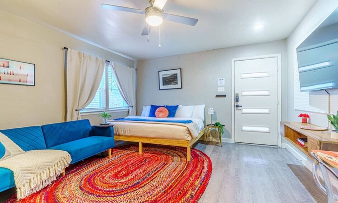 Allandale Apartment | Chic Deluxe Studio - Pet Friendly, Just 10 Min to Downtown