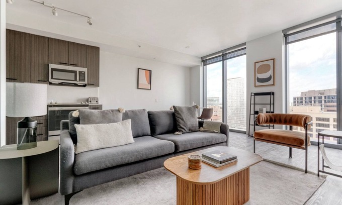 Waller Creek District Apartment | Trendy Downtown 1BR with Pool & Gym Near Dining Options