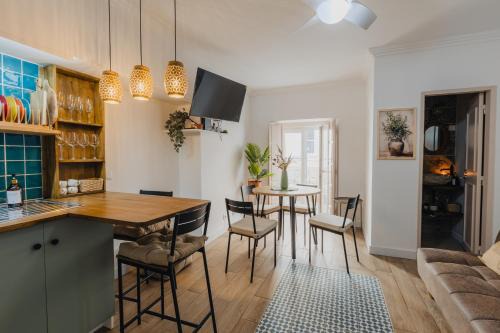 Setubal Apartment | Chic Duplex in the heart of Setúbal