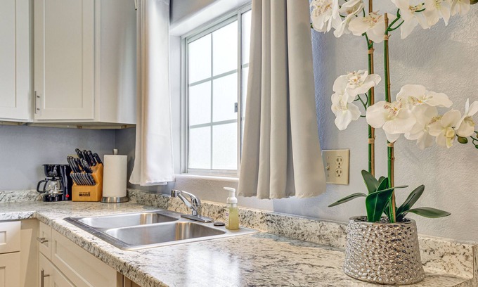 El Cajon Apartment | Modern El Cajon Apartment: Family-Friendly with Kitchen