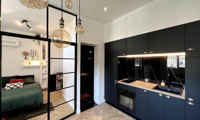 Toulouse East Apartment | Relax in Style at Chic et Calme Hotel - Guest Rated 6.7