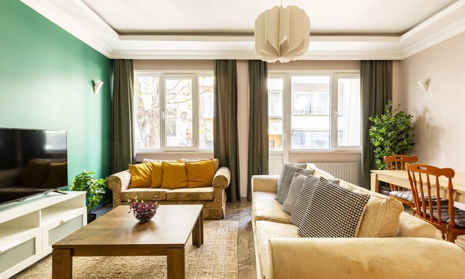 Cumhuriyet Apartment | Modern Flat Steps from Nisantasi City and M2 Metro
