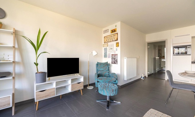 Vogelzang Apartment | Inviting 2-Room Apartment in the Heart of Ostend