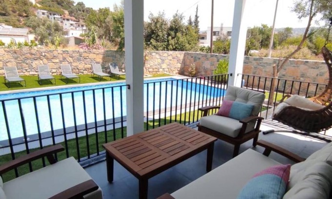 Yaliciftlik Apartment | Modern Flat with Pool and Garden in Bodrum