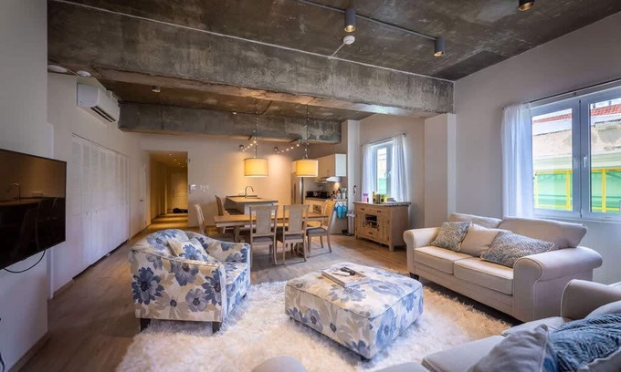 Pietermaai District Apartment | Stylish Historic Townhouse with Breakfast in Willemstad
