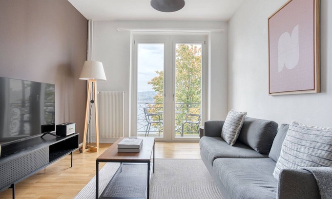 Horgen District Apartment | Stylish Horgen 2BR with Lake View & Pet-Friendly Amenities
