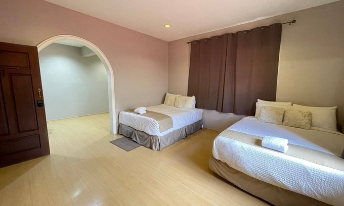 San Pedro Sula Hotel | Chic hotel with 1 bedroom and WiFi, AC in fantastic San Pedro Sula