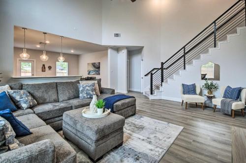 Southeast Houston House | Stylish Houston Home with Game Room, 10/10 Guest Rated