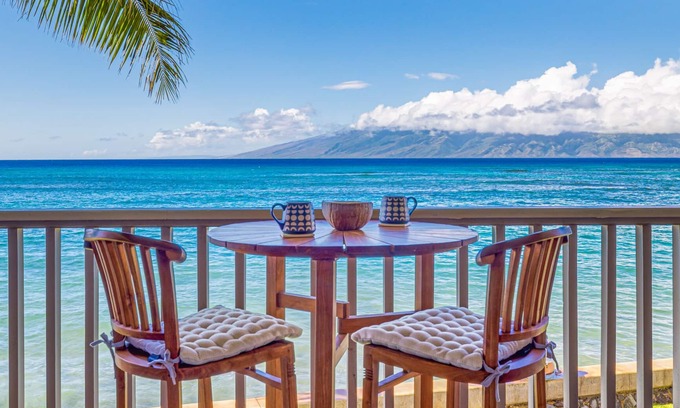 Kahana Condo | Oceanfront Romance with Spectacular Views and Pool Access
