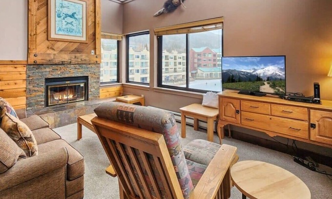 Lakeside Village Condo | Lakefront 1BR Retreat Near Keystone Resort – Rated 10/10!